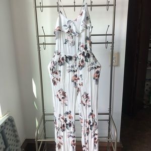 NEVER WORN White floral ruffled jumpsuit